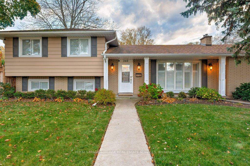 Stunning 3 Level Side Split in Sought After Shoreacres !