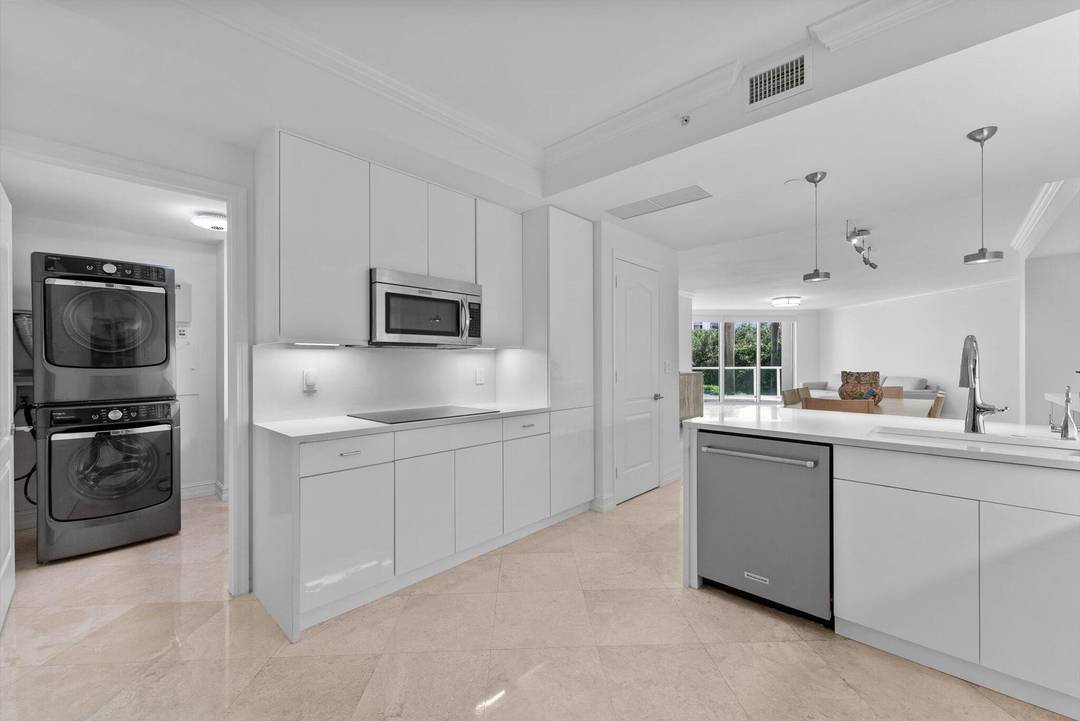 Live the ultimate Downtown Boca lifestyle at Townsend Place with this sophisticated, renovated, spacious, and contemporary 1BR 1.