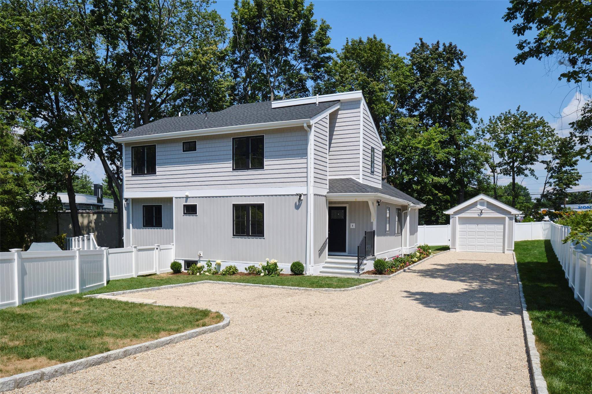 Welcome to 11 Highview Ave located in Premium Point Park in New Rochelle.