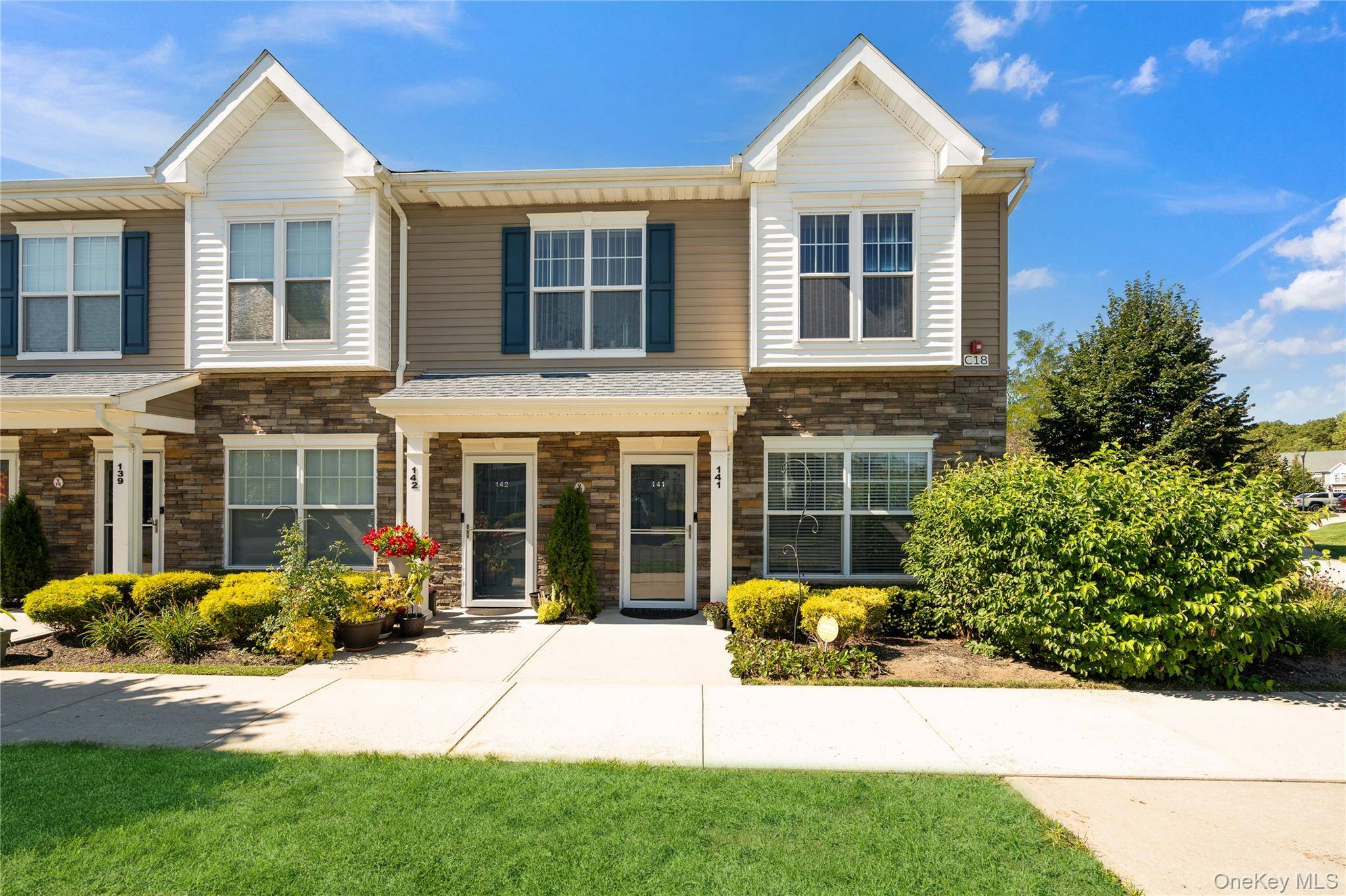 Step inside this gorgeous END UNIT upgraded model at Foxgate !