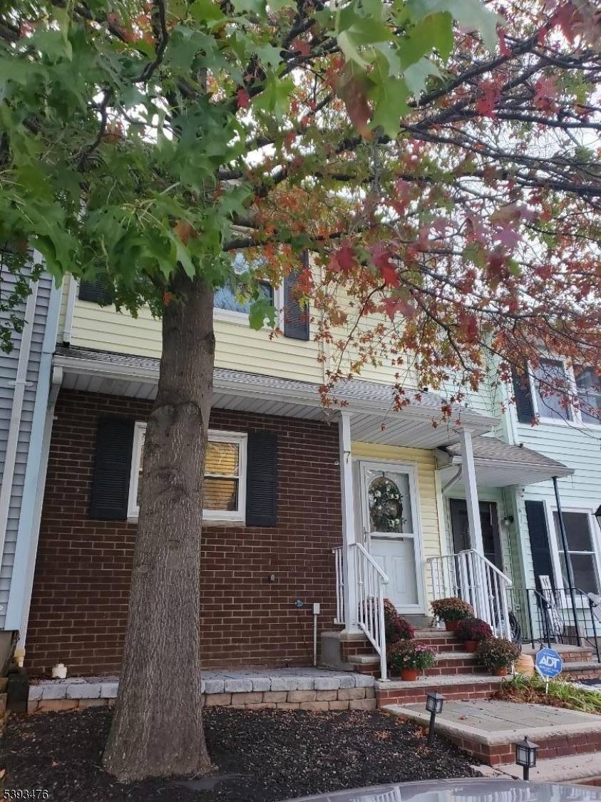 Beautifully Updated 2 Bedroom, 1.