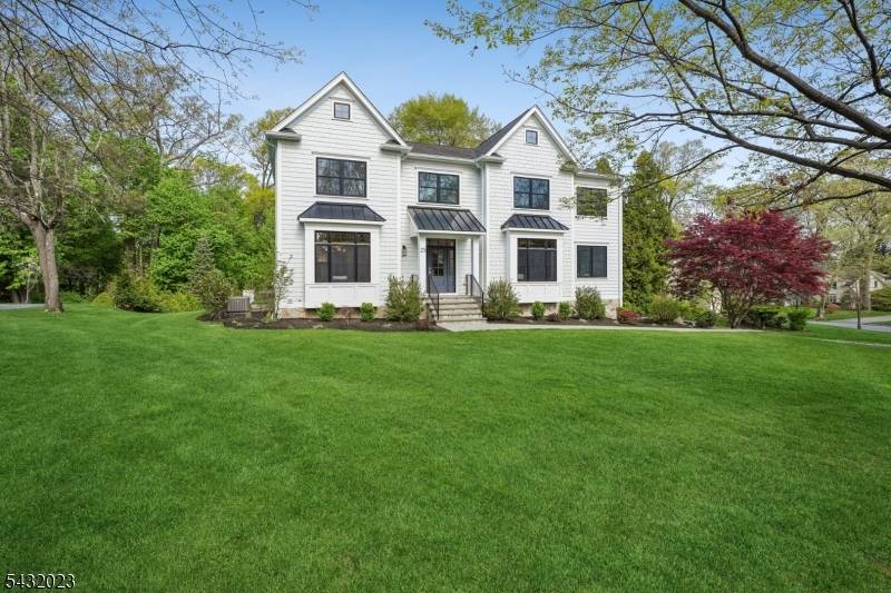 All New Luxury Construction in Madison's Prestigious Hill Section.