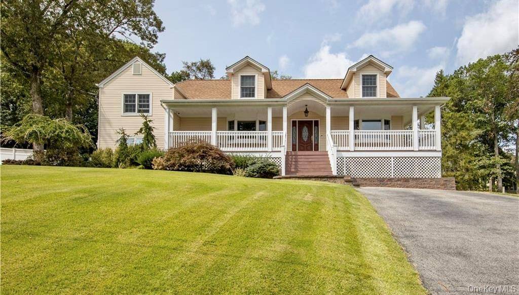 Welcome to this stunning, move in ready colonial located in Blue Ribbon Nanuet Schools !
