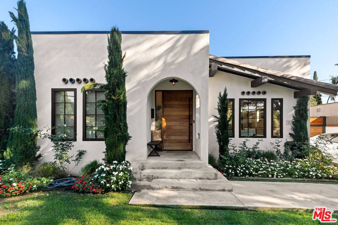 358  N Bronson Ave 4BR Mid Wilshire La