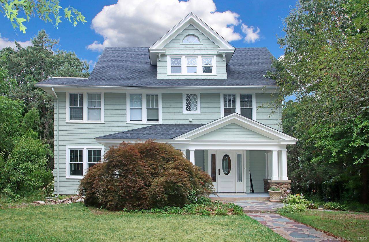 OMG that's a GORGEOUS HOUSE !
