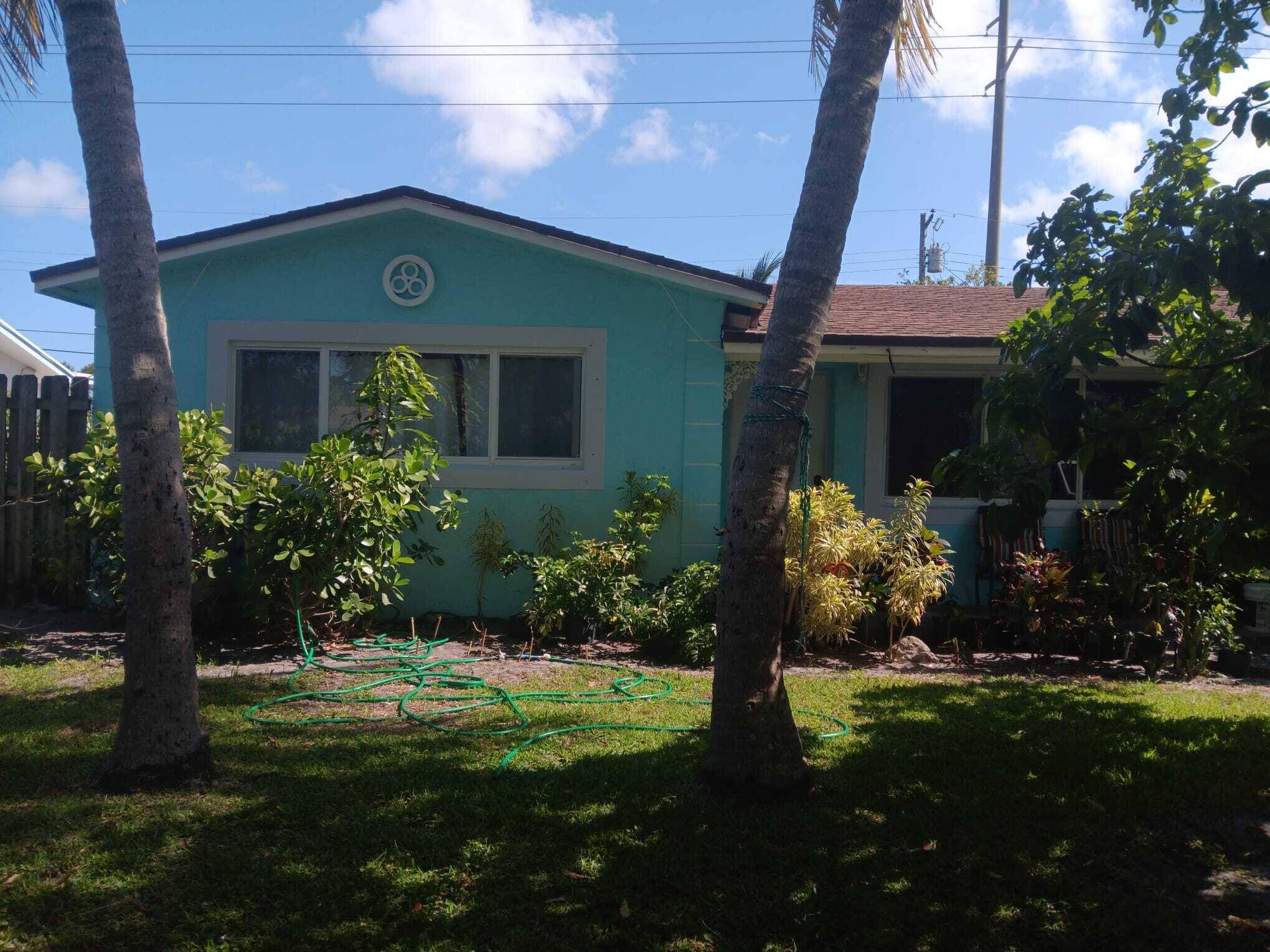 Great for Investment. The house has 5 bedrooms.