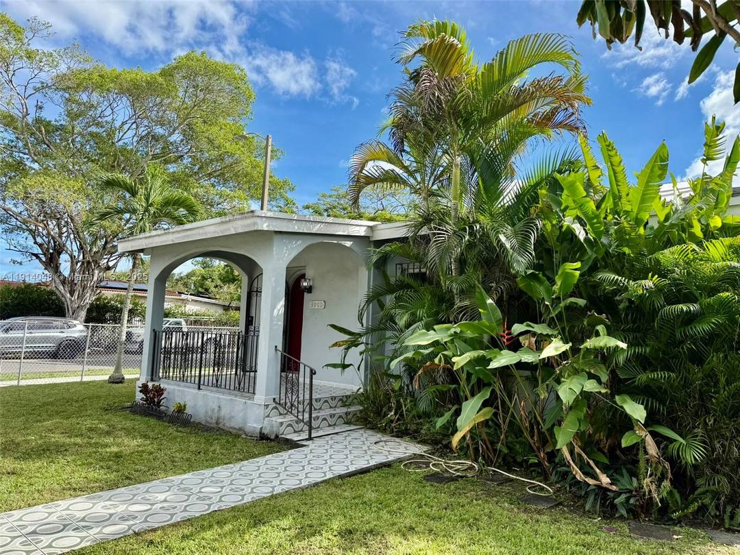 OWNER FINANCING AVAILABLE !