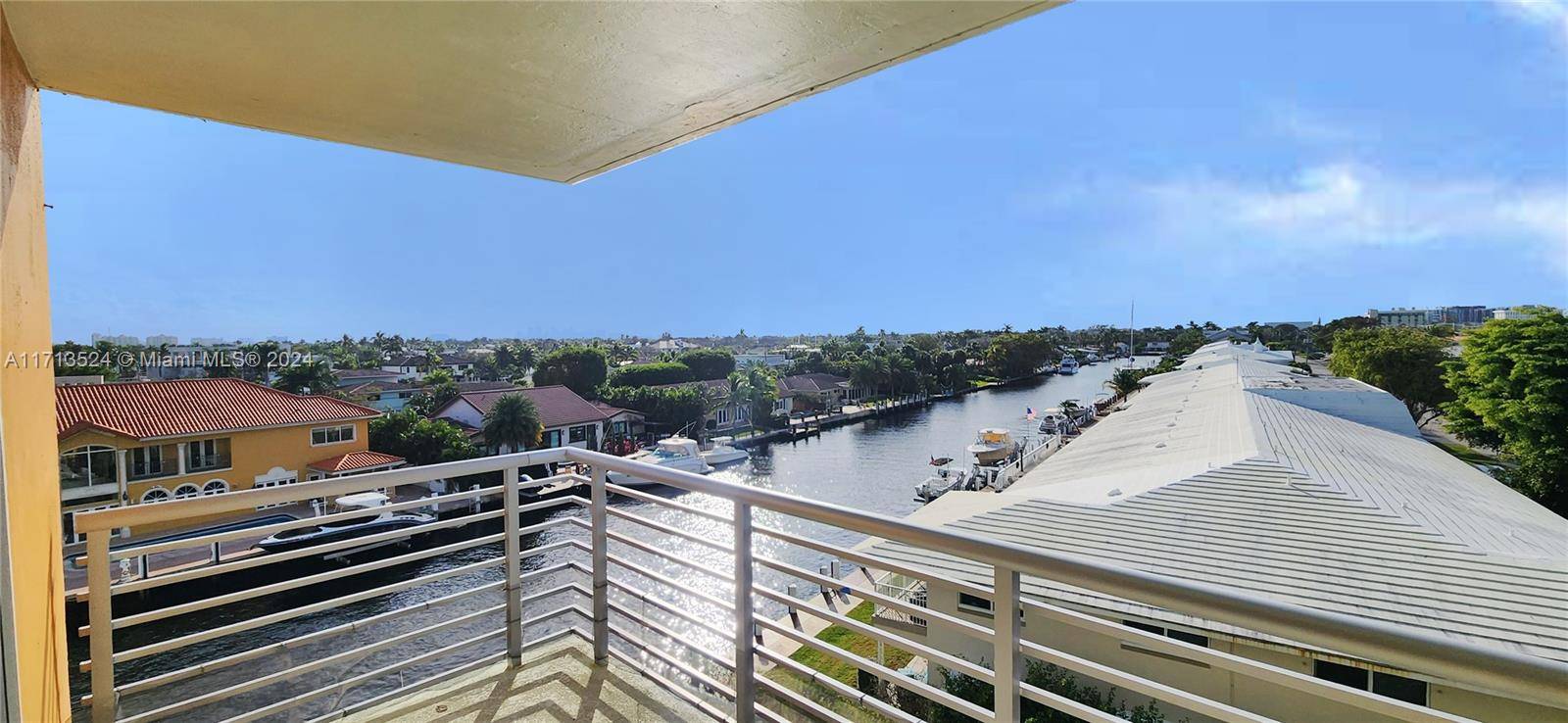 Views of intracoastal, side canal and downtown Ft Lauderdale.