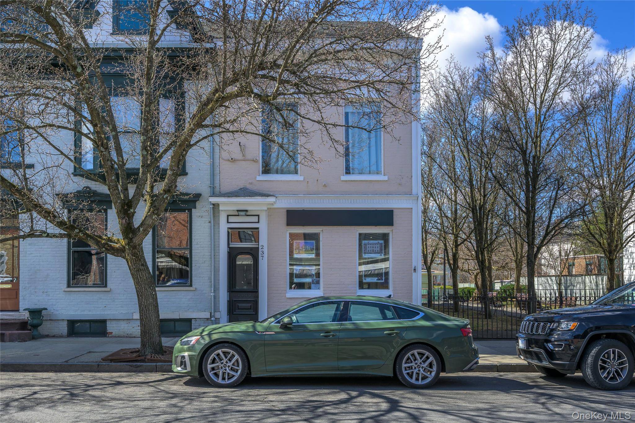 Prime Mixed Use Property on Warren Street.