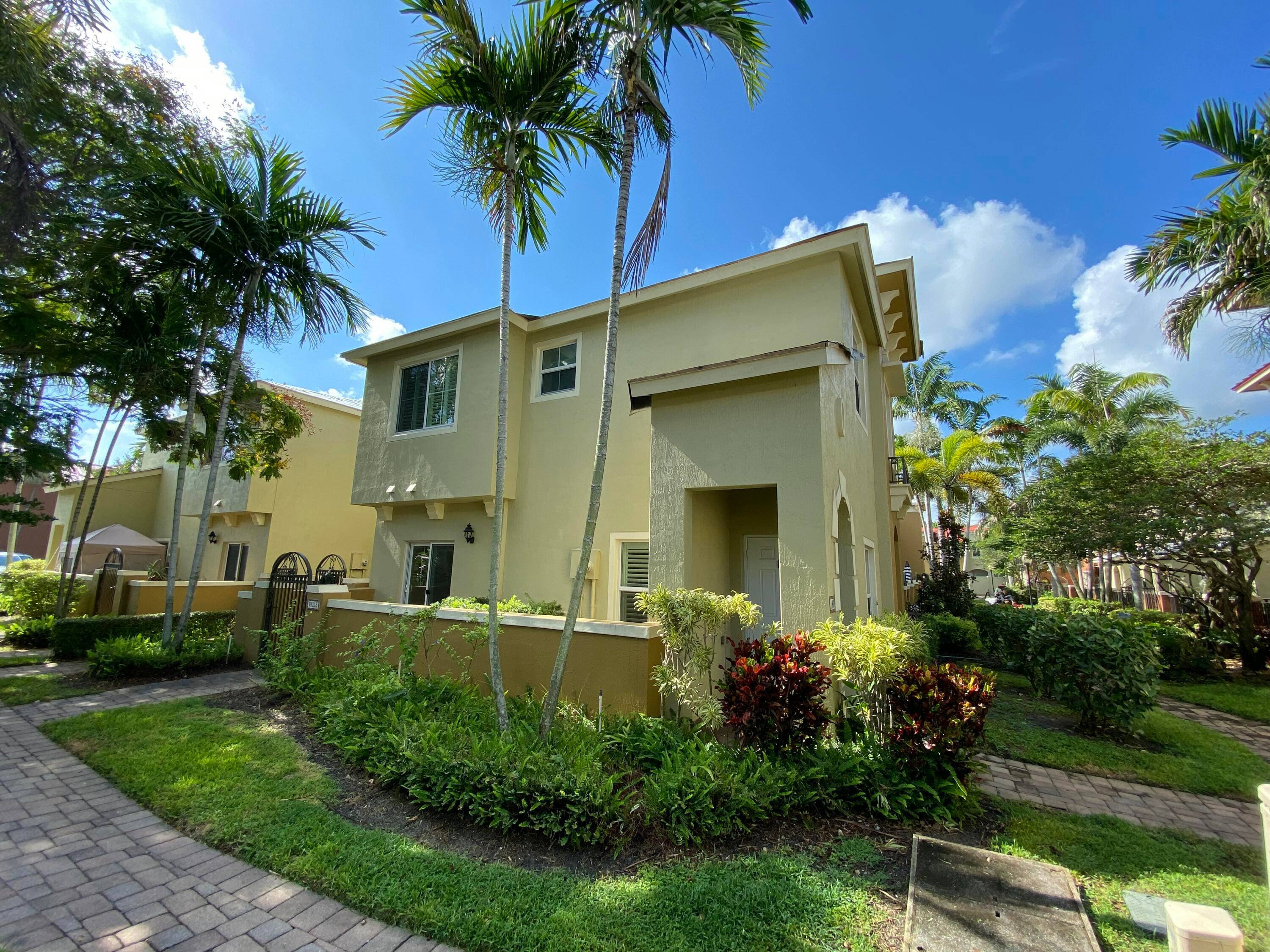 Wow, Check out this fantastic 3 Bedroom Townhome for Sale !