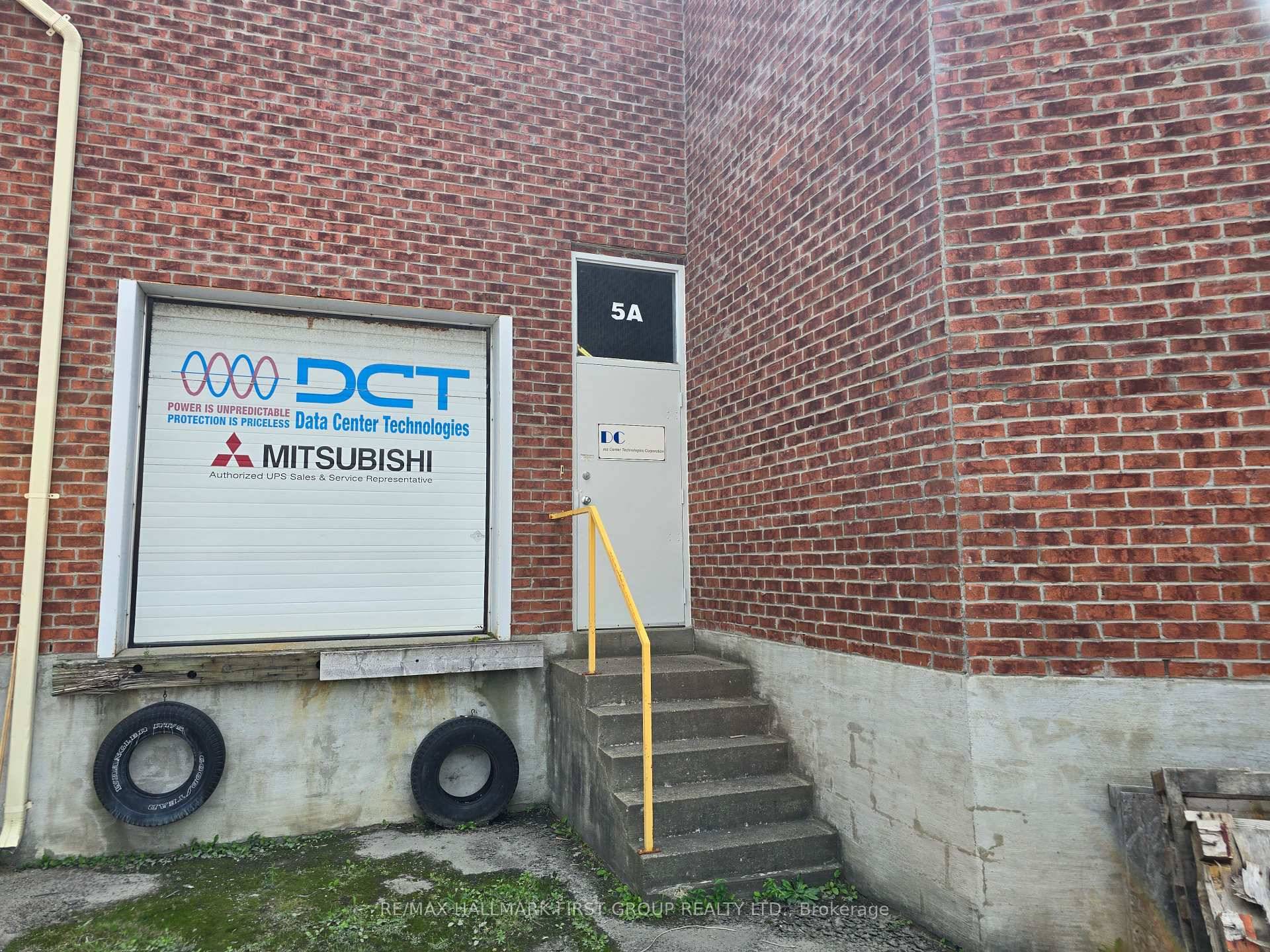 Very Clean And Functional Industrial Unit For Lease.