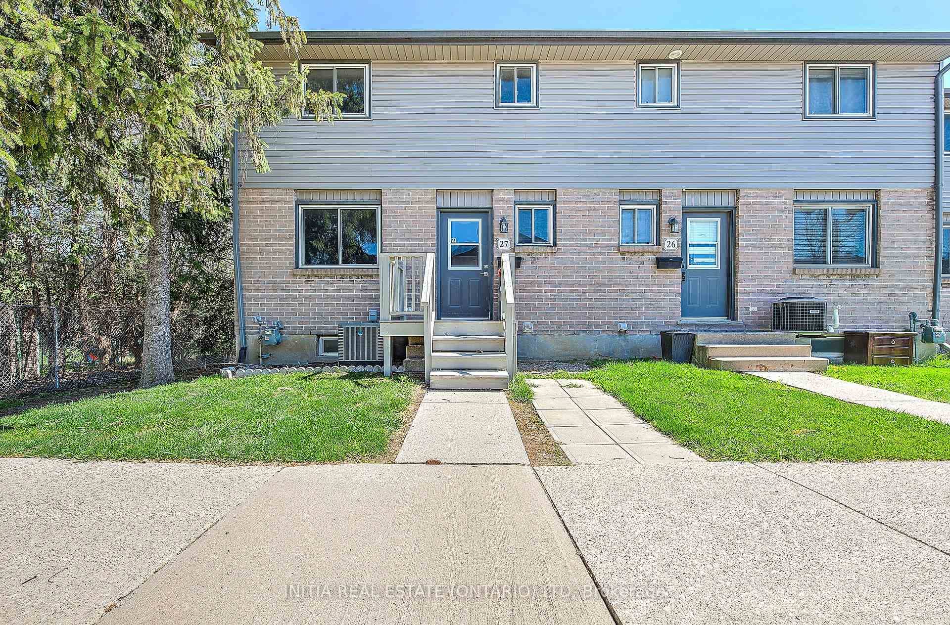 Welcome to this beautifully renovated corner unit townhouse available for lease, ideally situated within walking distance to Fanshawe College, public transit, shopping, and a full range of amenities.