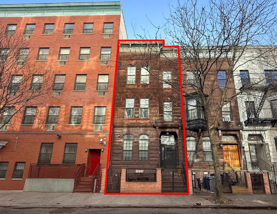 Turnkey Boutique Four Unit Luxury Investment 8 Bedrooms 4 Bathrooms 4, 000 SF Free Market Rents Presenting 114 West 124th Street, a 19 foot wide, south facing townhouse located in ...