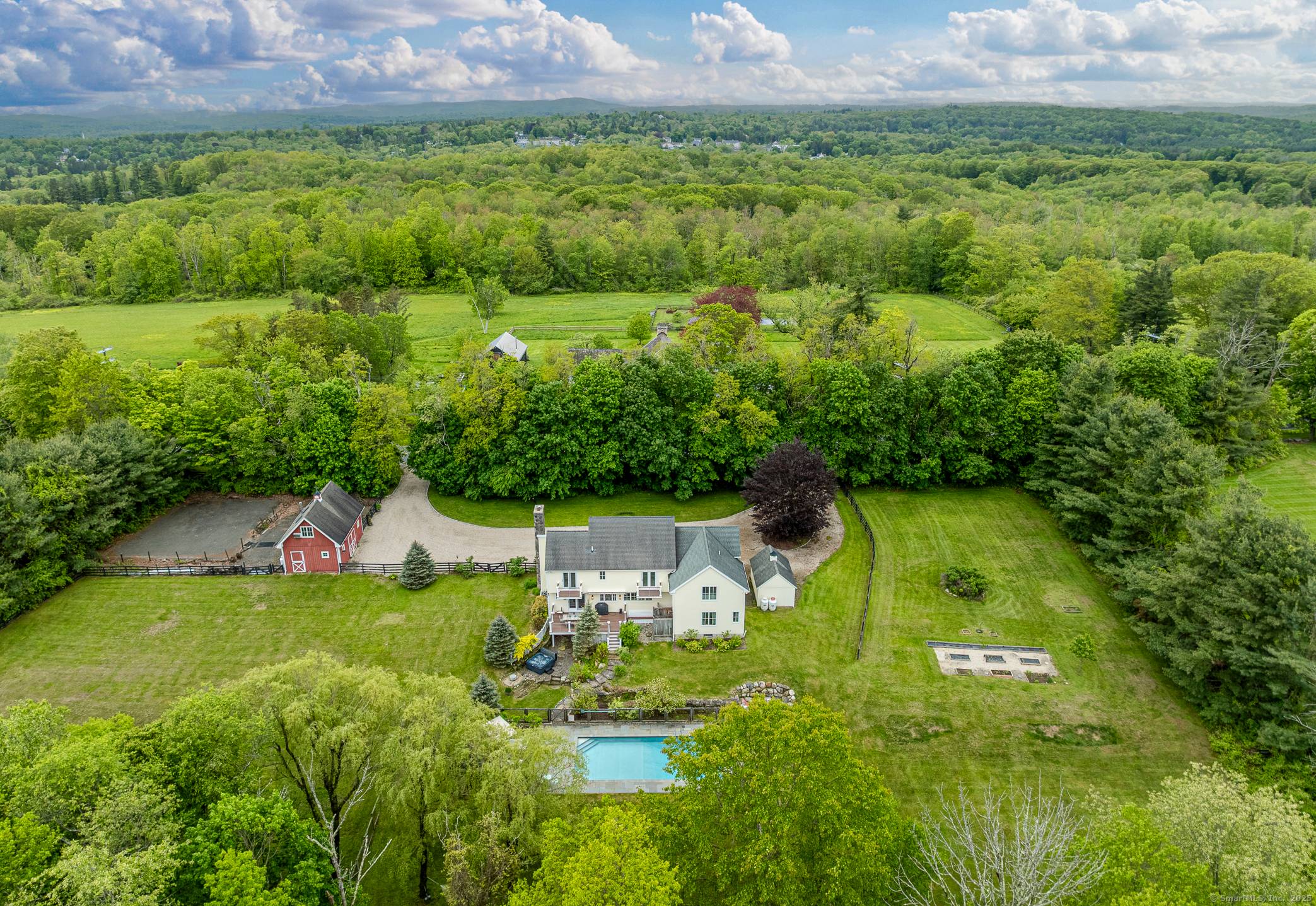 Fern House, a luxurious countryside estate with 4 bedrooms 3.