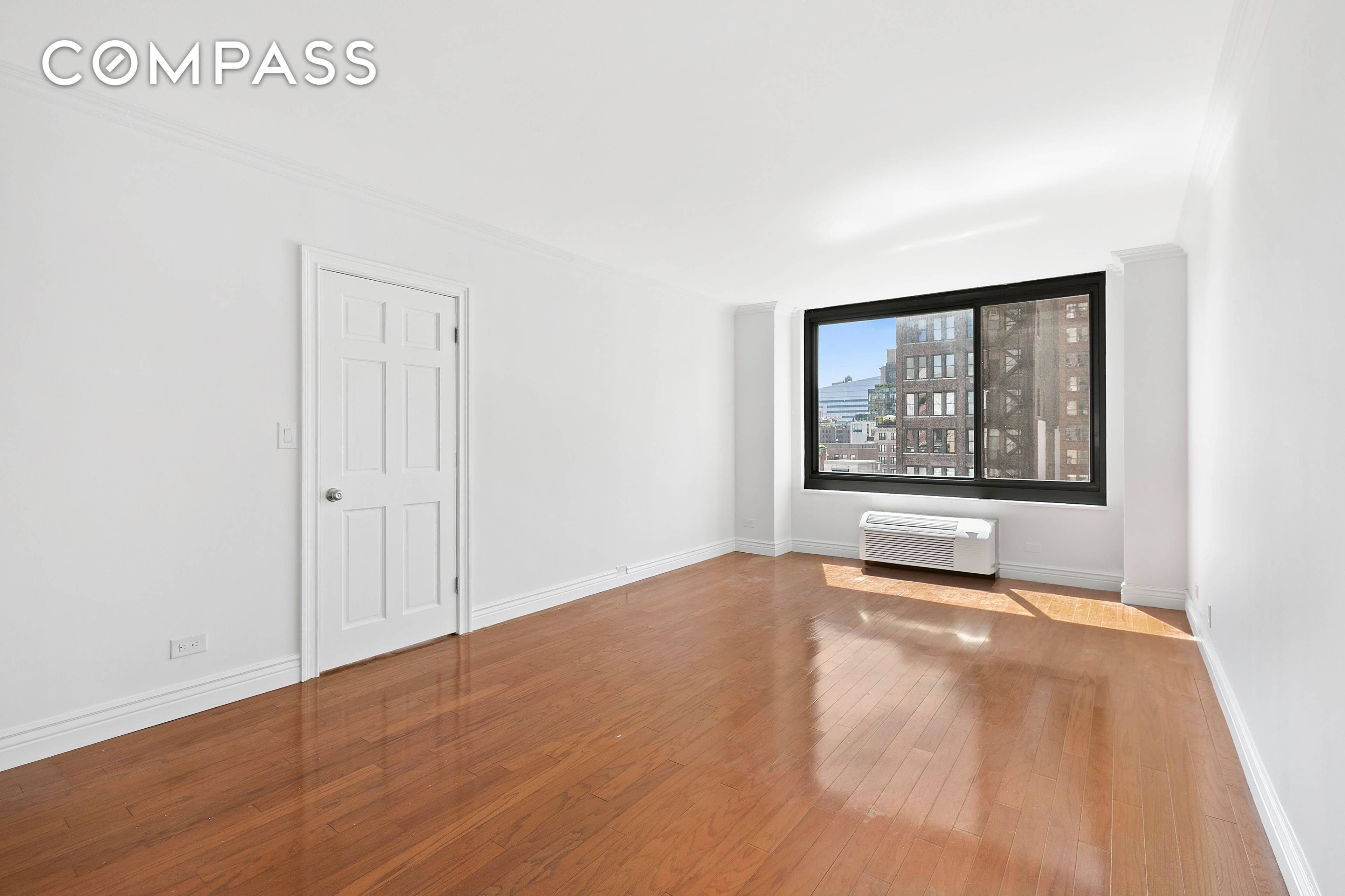 Spacious one bedroom residence situated just off Park Avenue, this beautifully renovated home boasts breathtaking, unobstructed views of the skyline from its elevated vantage point.