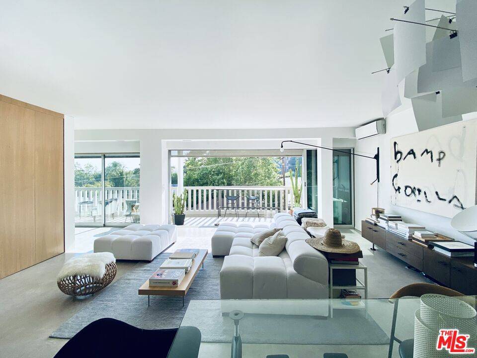999 N Doheny Dr 1BR Sunset Strip La
