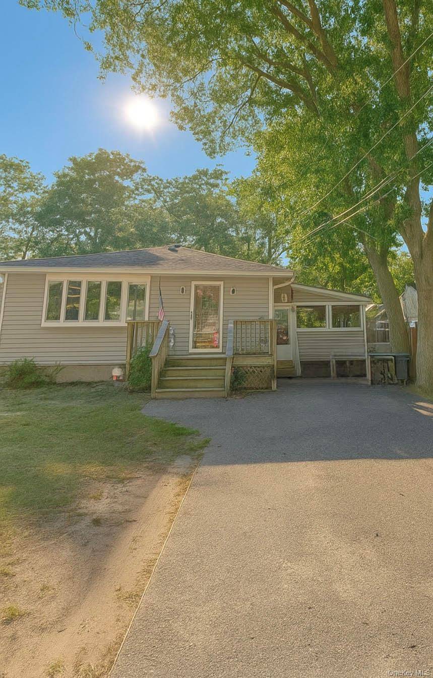 Welcome to this inviting home featuring 3 spacious bedrooms, 2 full baths, and a full basement perfect for storage, a gym, or future expansion.