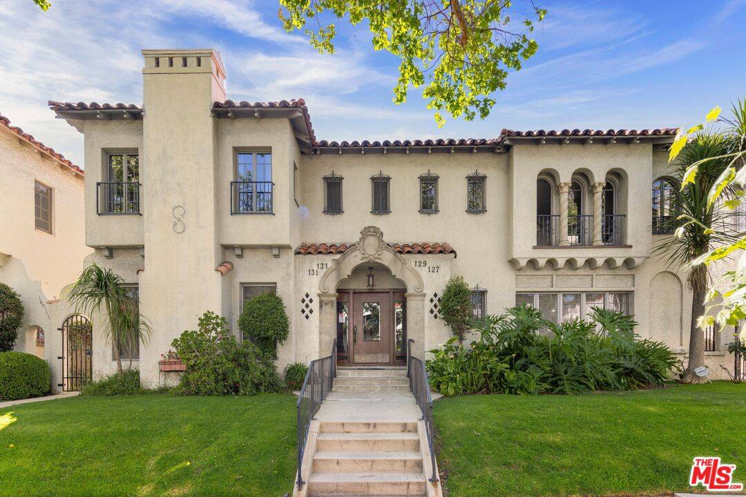 127  S Sycamore Ave 8BR Hancock Park La