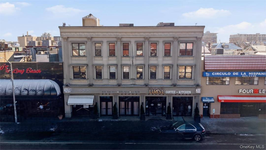 Move in ready, fully built out 1, 300 SF professional office in an elevator building, located in the heart of Long Beach s financial district, directly across from the LIRR ...