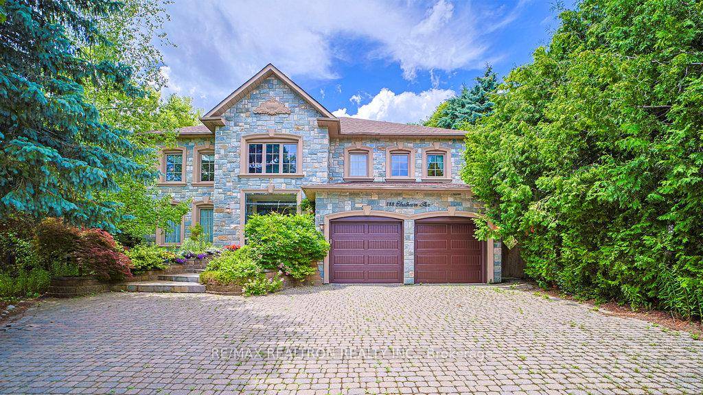 4 3 1 Bedroom House On 13576 SF Of Land, With 3 Kitchens And 2 Self Contained Units In The Basement With A Separate Entrance.