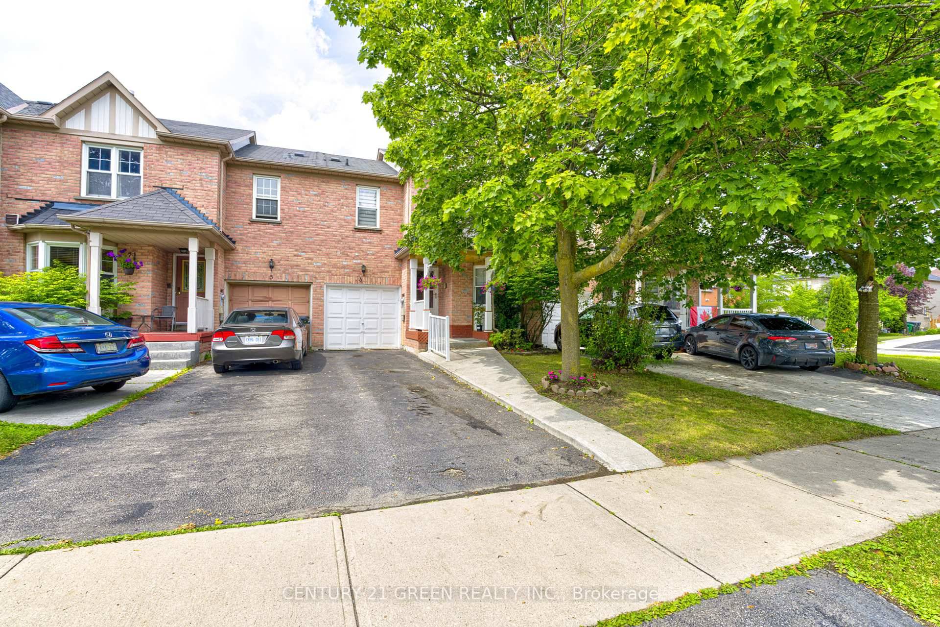 Spacious 3 1 Bedroom Townhouse with Finished Basement amp ; Second Kitchen in a Prime Location !