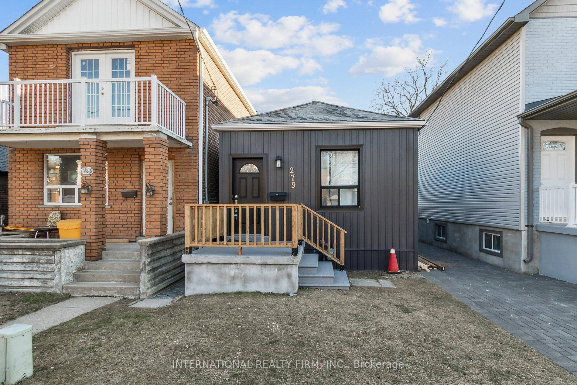 Generous 2 BR apartment located in the heart of East York.
