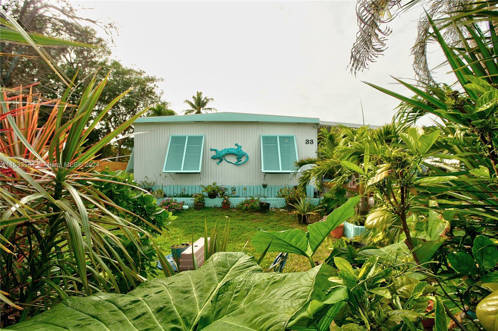 Florida Keys Hideaway Nestled in a Tropical Setting !