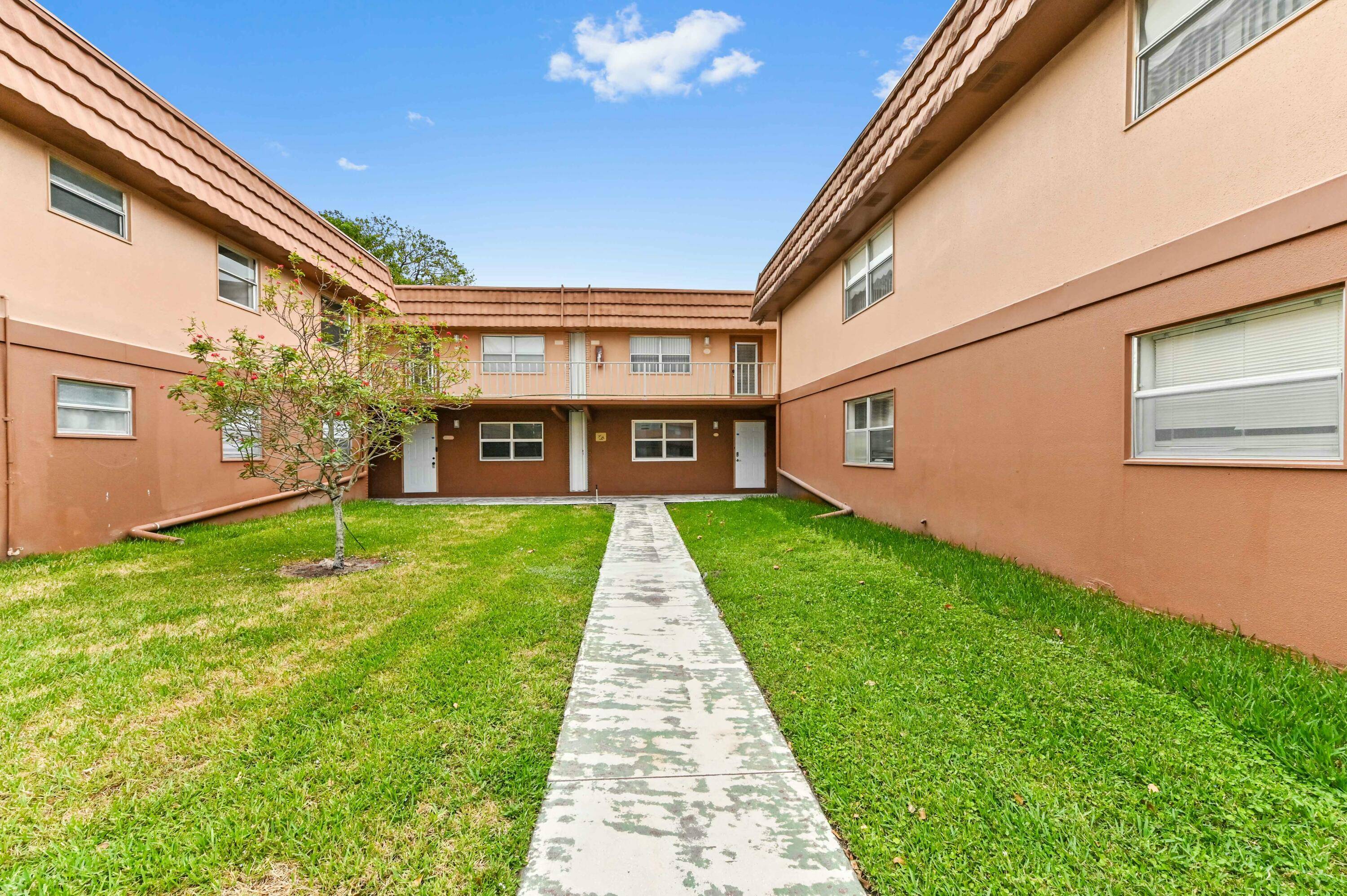 Come visit this beautifully renovated, modern and turn key condo with high quality design and amenities throughout.