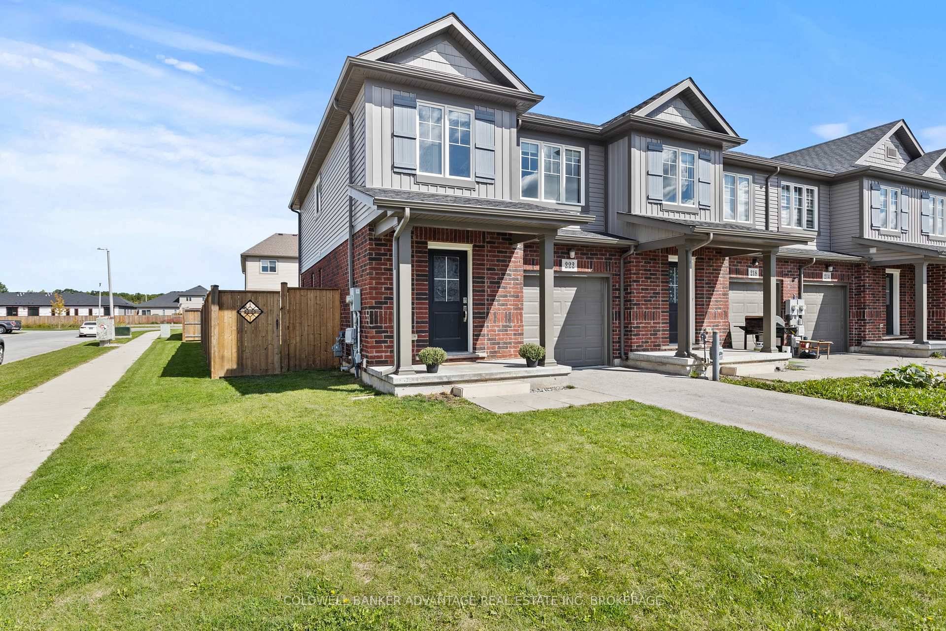 Welcome to 222 Heron Street, a beautiful freehold end unit townhome with no condo fees, located in a quiet, family friendly Welland neighbourhood.