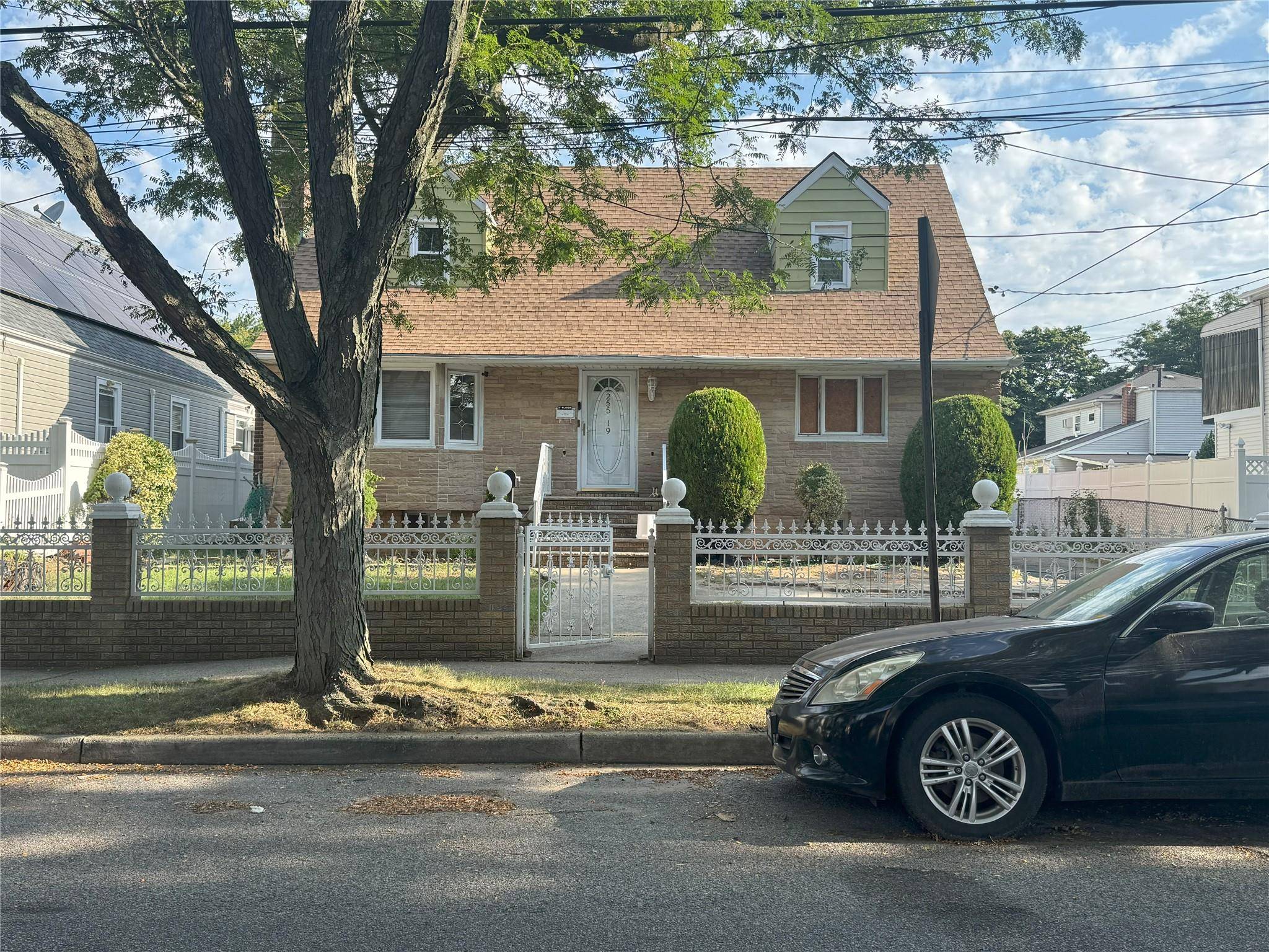Spacious 2 Family Home in Highly Desirable Rosedale, Queens !