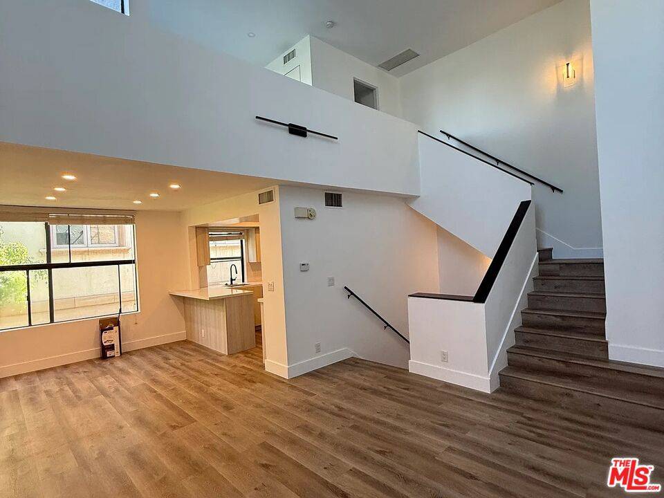 1610  Camden Ave 2BR Beverlywood La