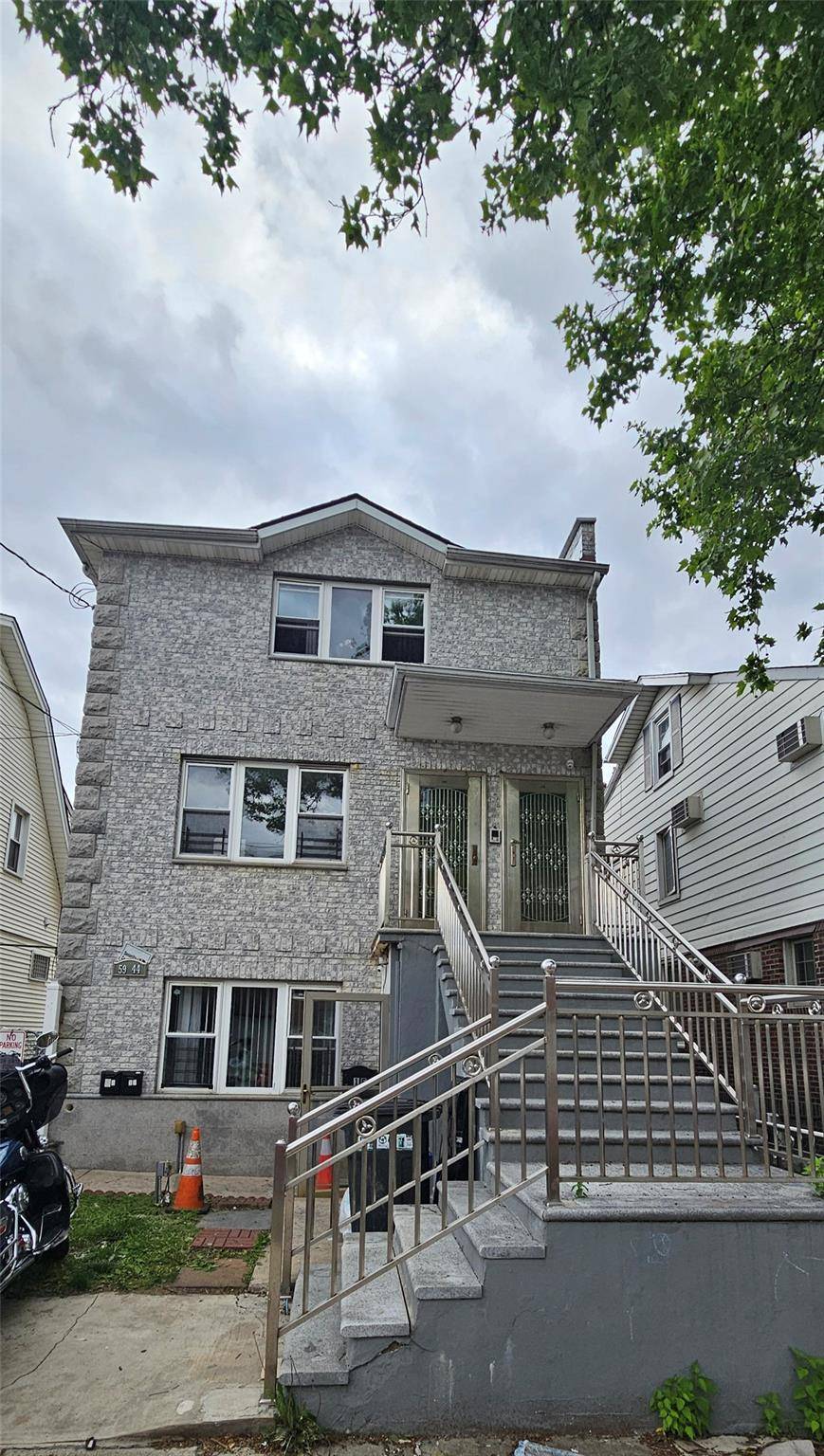 Discover a rare opportunity to own a detached legal 3 family in a beautiful neighborhood.