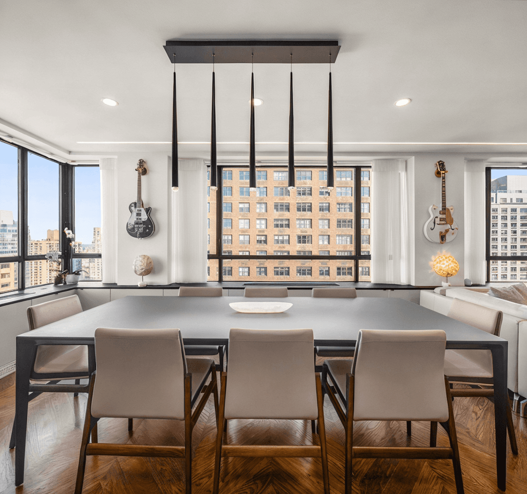 No expense has been spared in this Architectural Digest quality renovation.