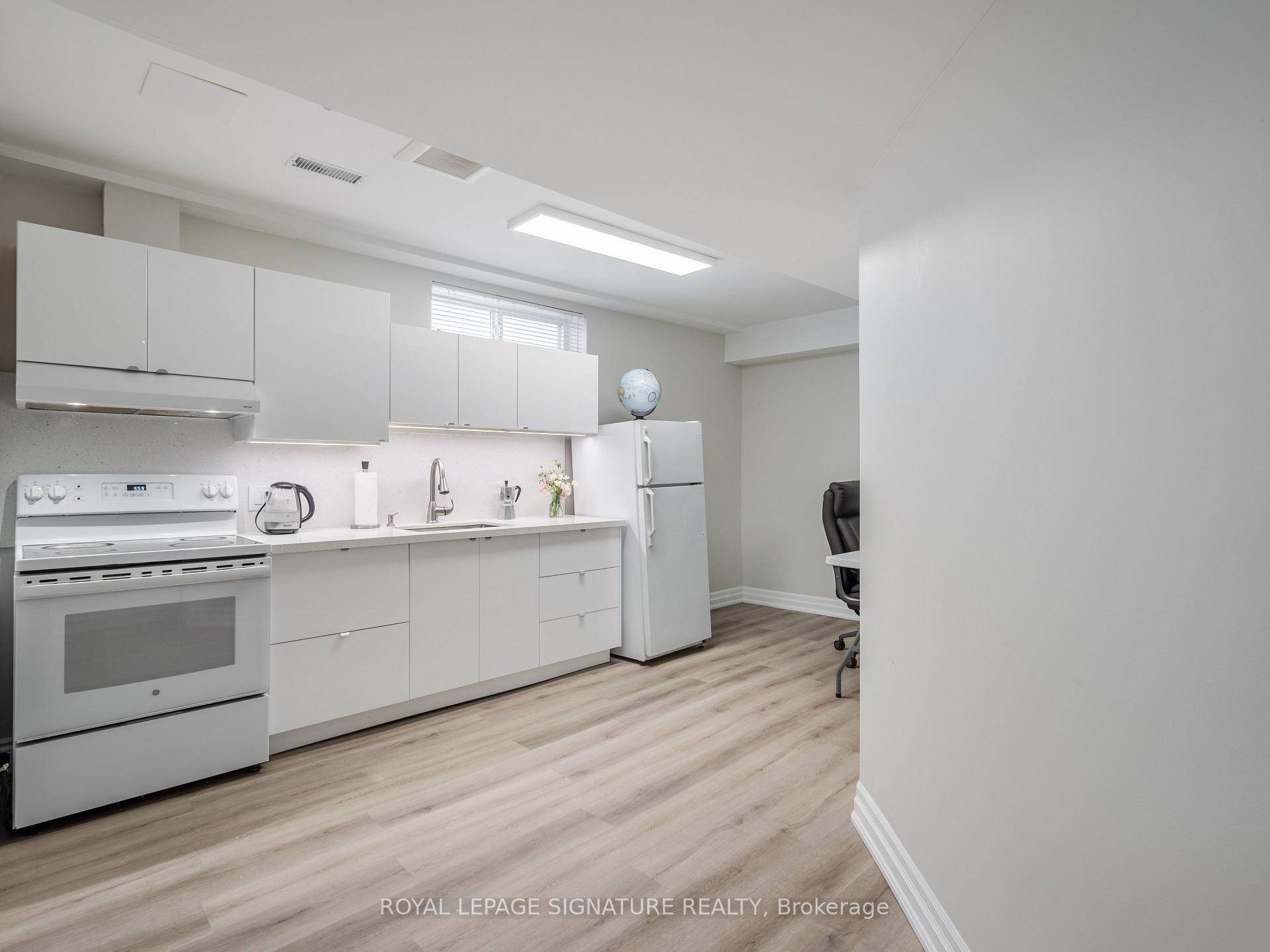 Location ! Location ! Steps To Bus Yonge Sheppard Subway Station Amazing Infrastructure your Doors Public Transit, Excellent Schools, Theatres, Recreational Facilities, Parks, Restaurants amp ; Much More Modern Basement ...