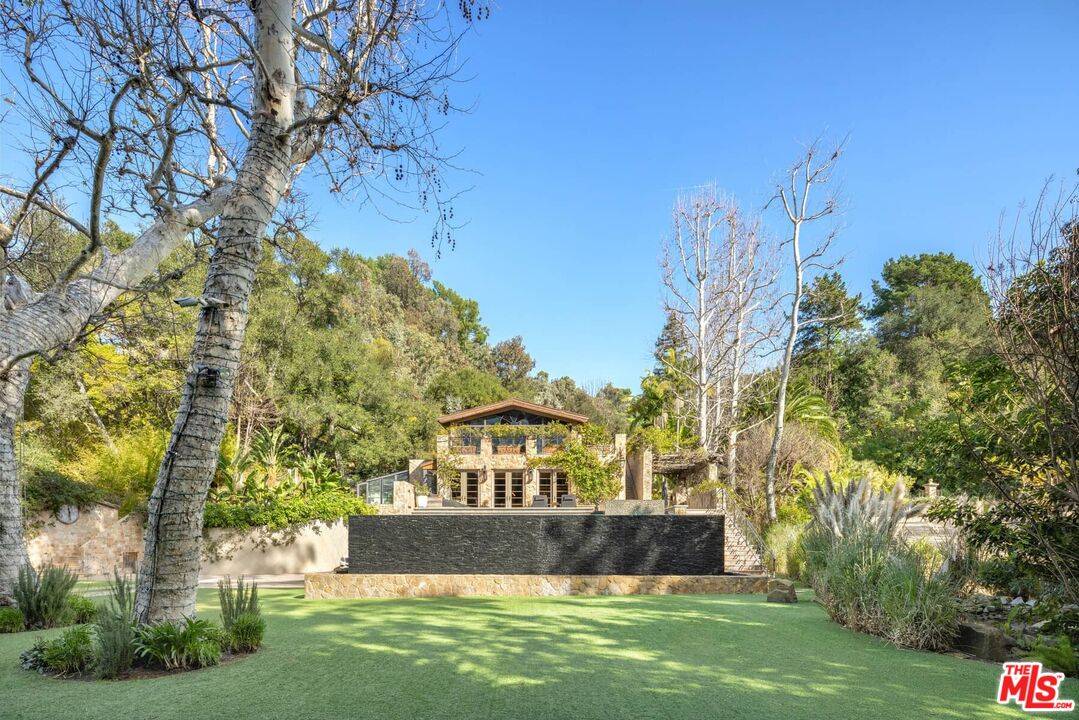 1492   Stone Canyon Rd Bel Air LA
