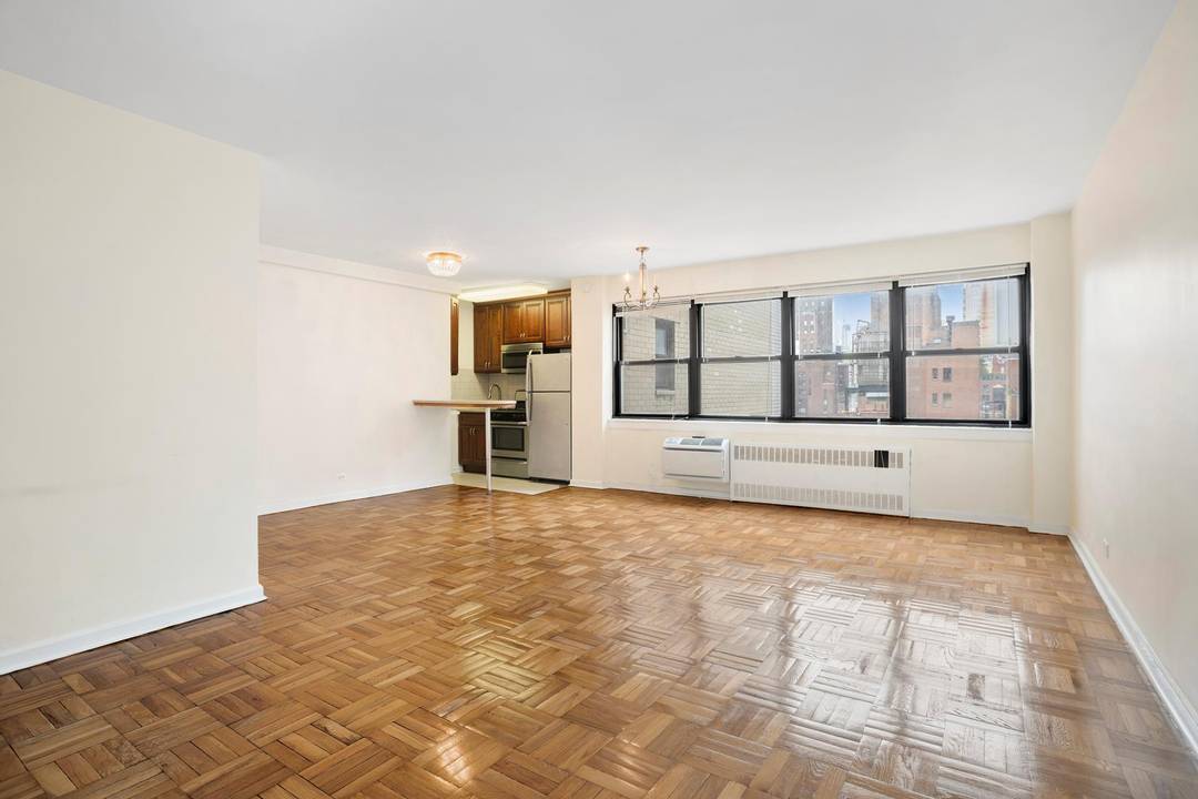 FOR INVESTORS ONLY ! ! AAA TENANT IN PLACE !