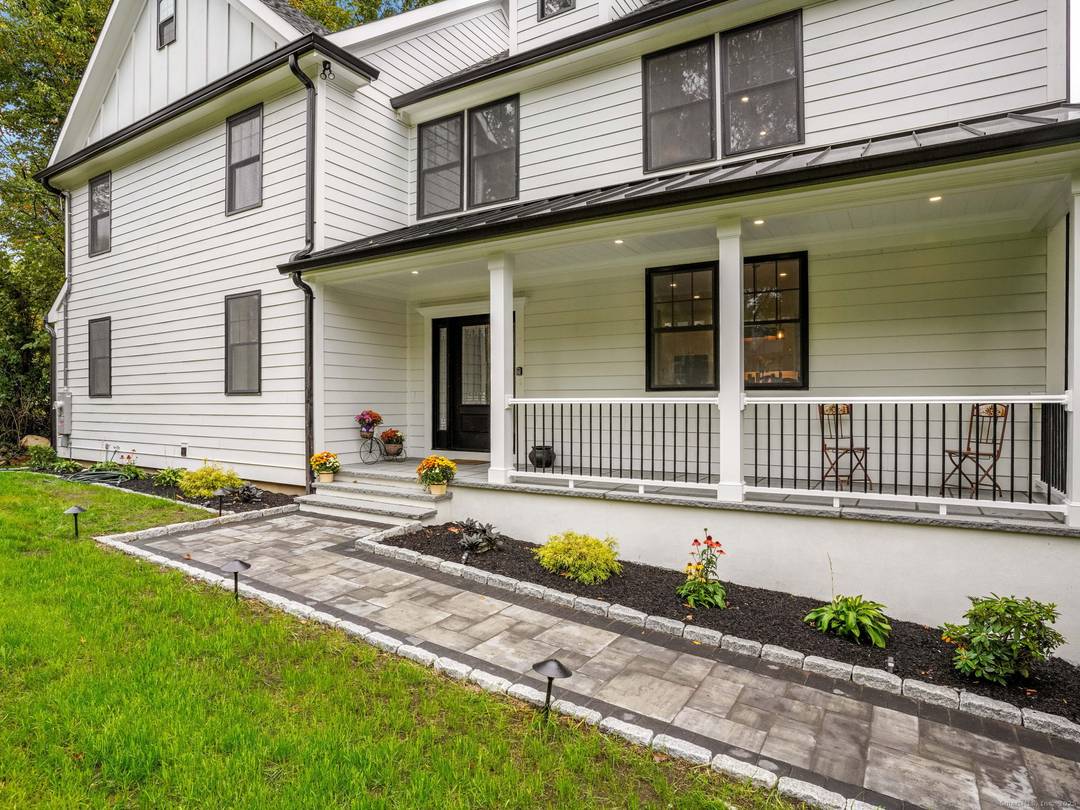 Luxurious, like new construction home located in the desirable Stratfield Village neighborhood of Fairfield.