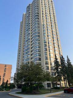 Welcome to the famous Ritz Towers, one of Brampton's top condo apartment located on a multi acre lot.