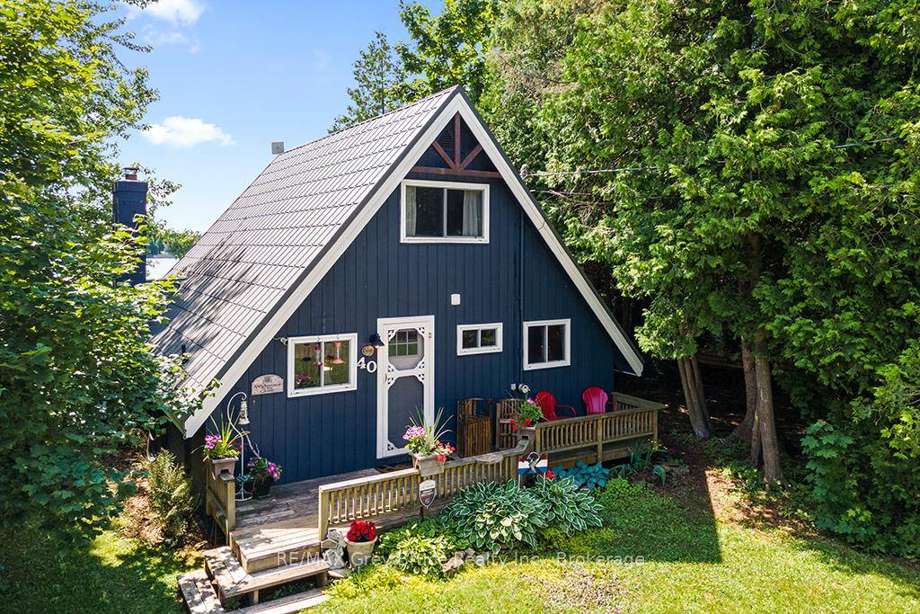 Welcome to 40 Aberdeen Avenue a beautifully updated 3 bedroom, 1 bathroom home away from home tucked along the tranquil north shore of Pike Bay.
