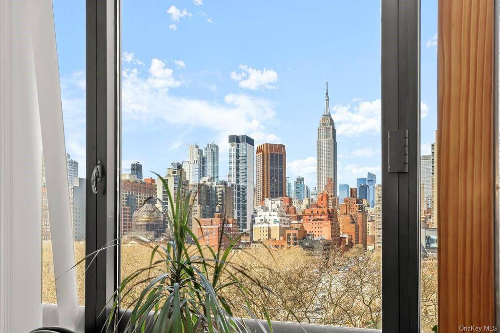 Wake up every morning in your oversized sun filled master bed room to a view of the Empire State Building, sunsets and park views.