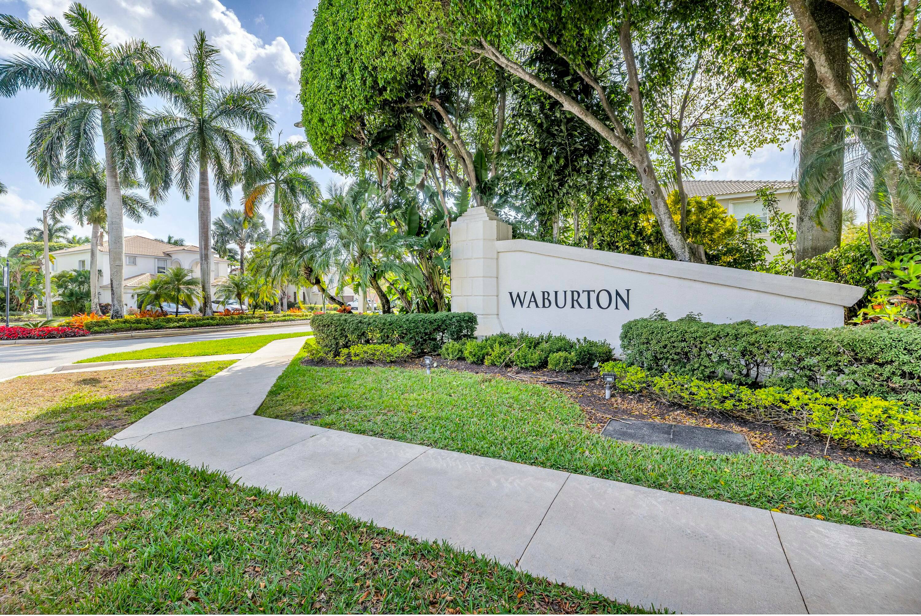 Welcome Home ! Private Pool, Fully Fenced, Corner Lot !