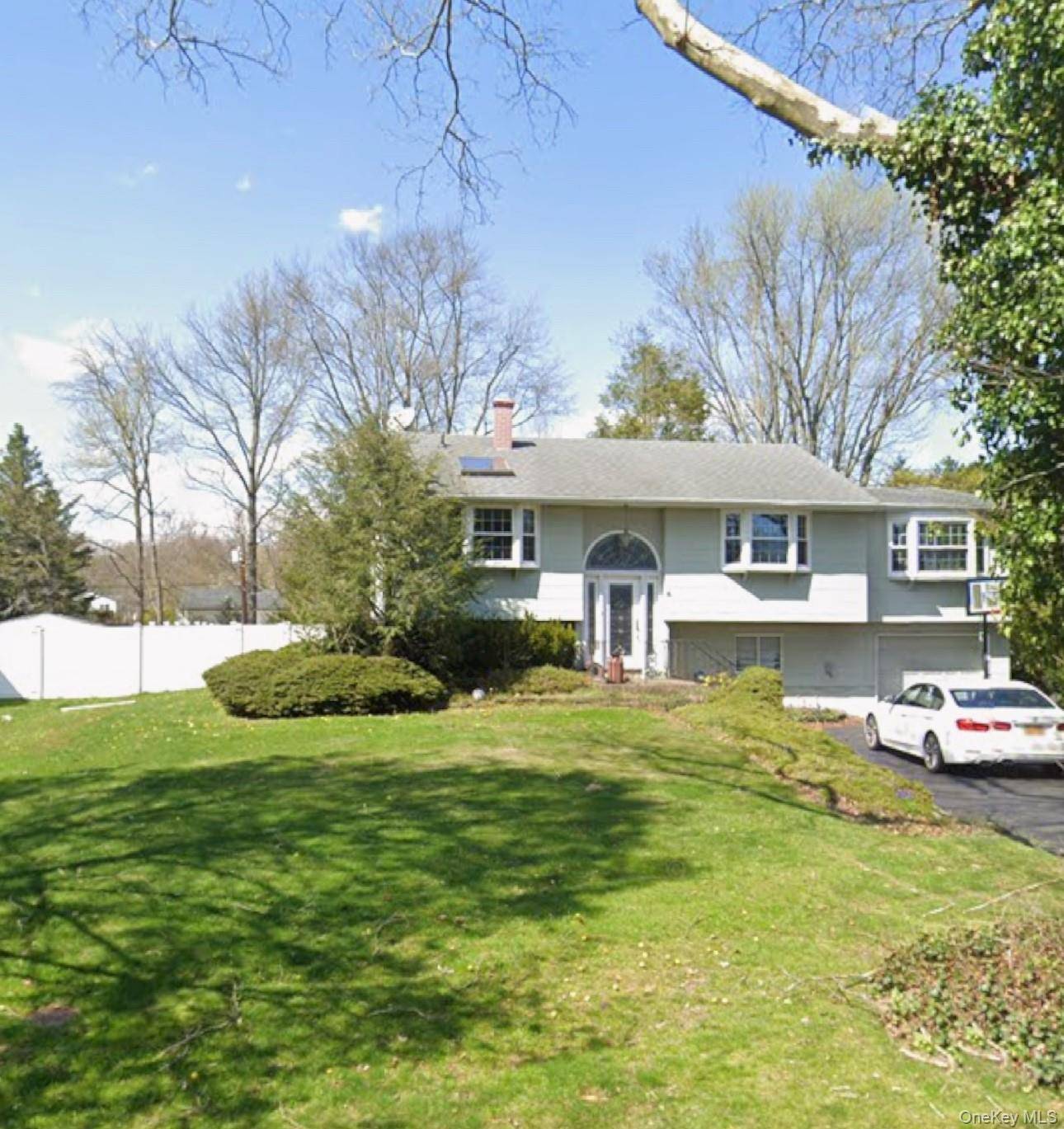 Newly renovated and spacious 5 Bedroom home for rent in Dix Hills.