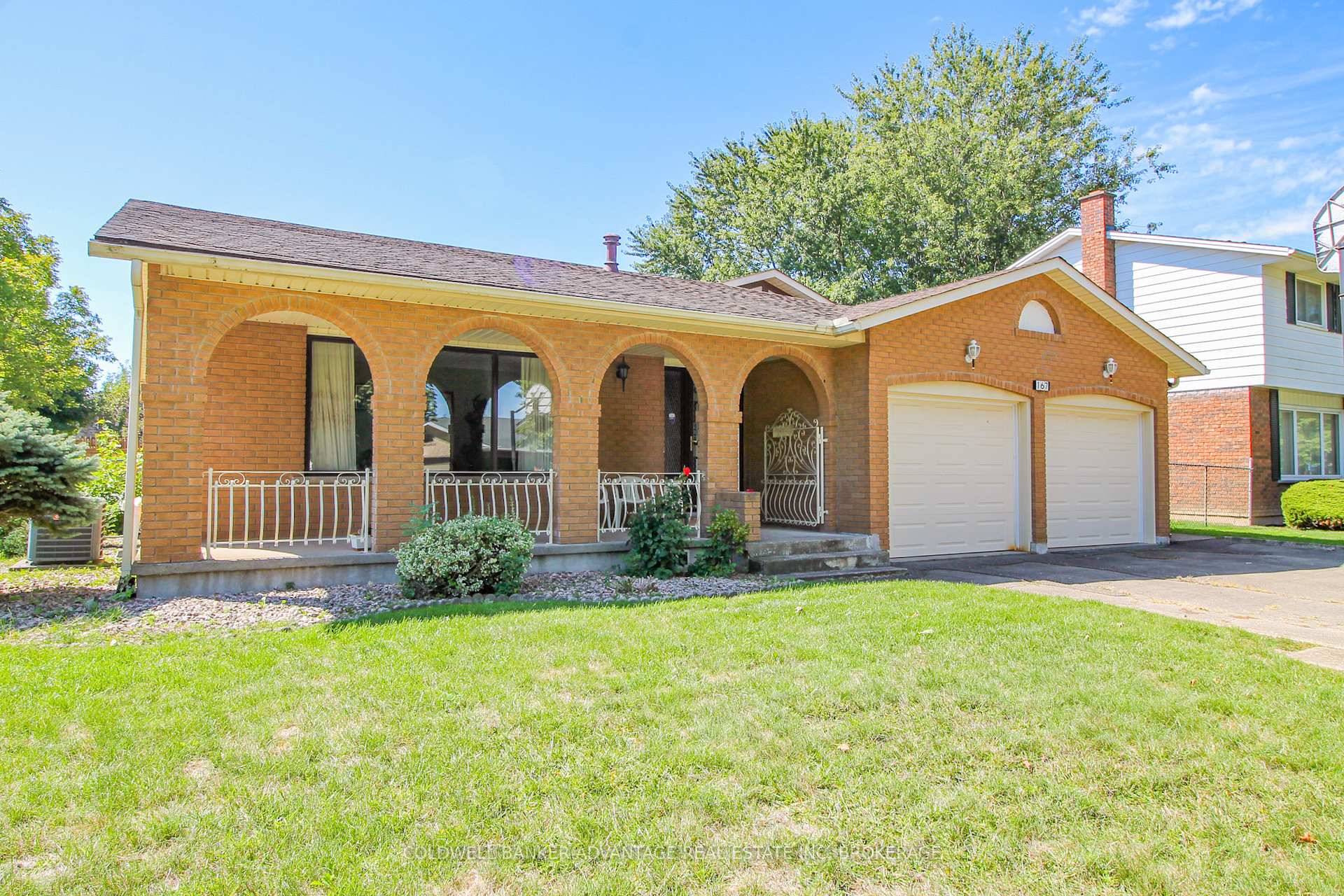 Nestled on a massive lot in a quiet and mature North Welland neighbourhood, this charming 4 level sidesplit has plenty to offer.