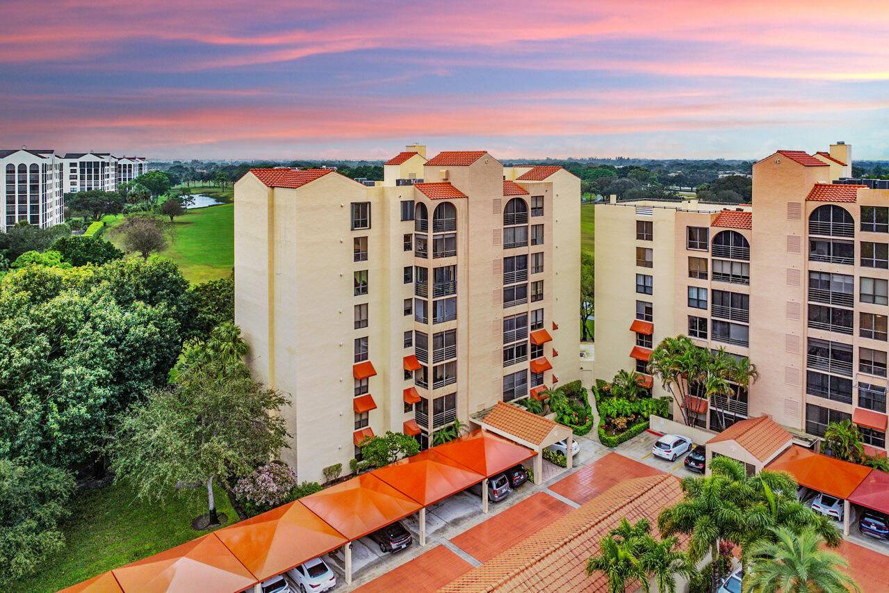 Welcome Home ! This 1st floor golf course view residence is awaiting your arrival.