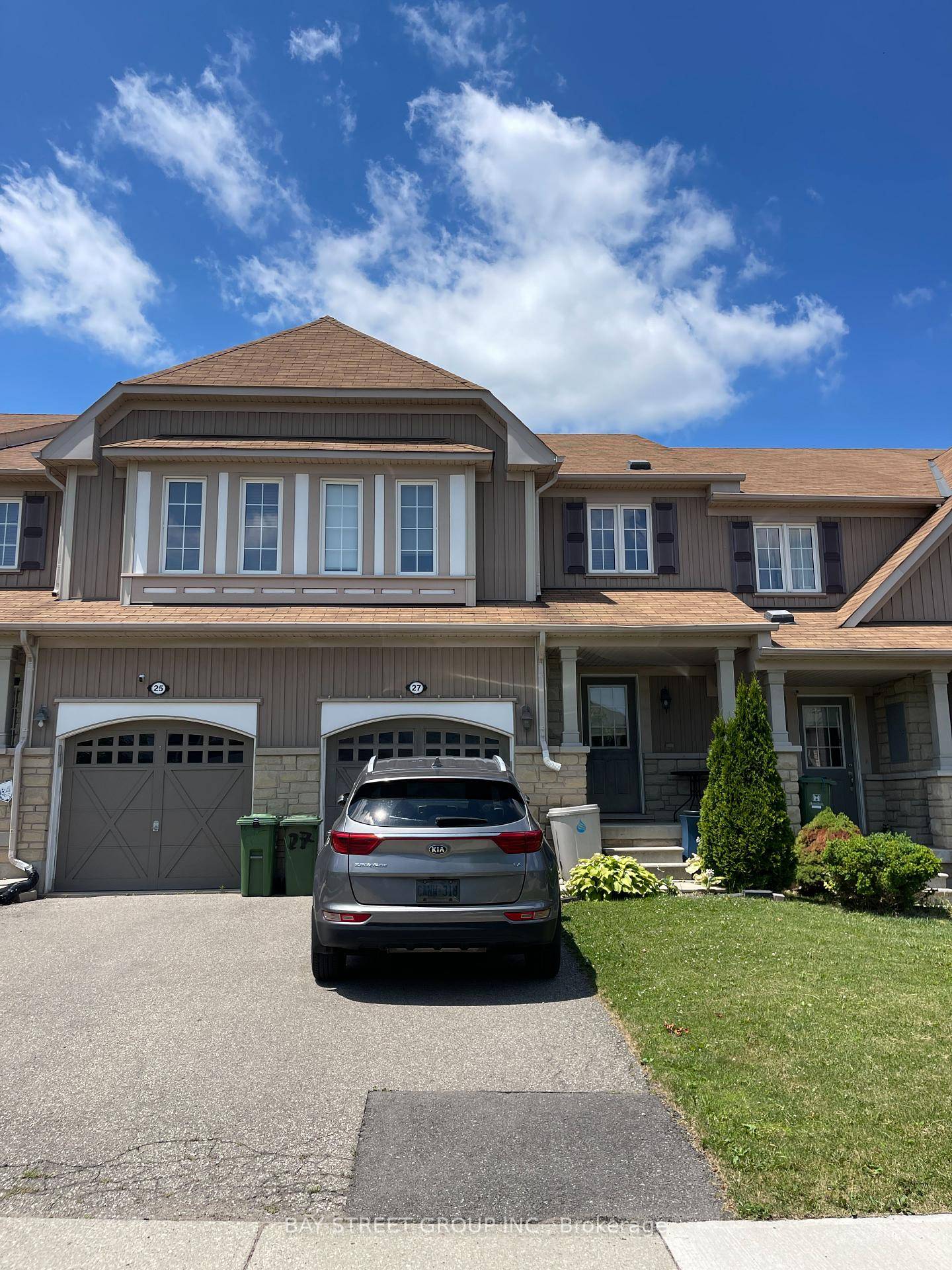A Traditional Two story Townhouse is Located in Hamilton's Central Mountain Area.