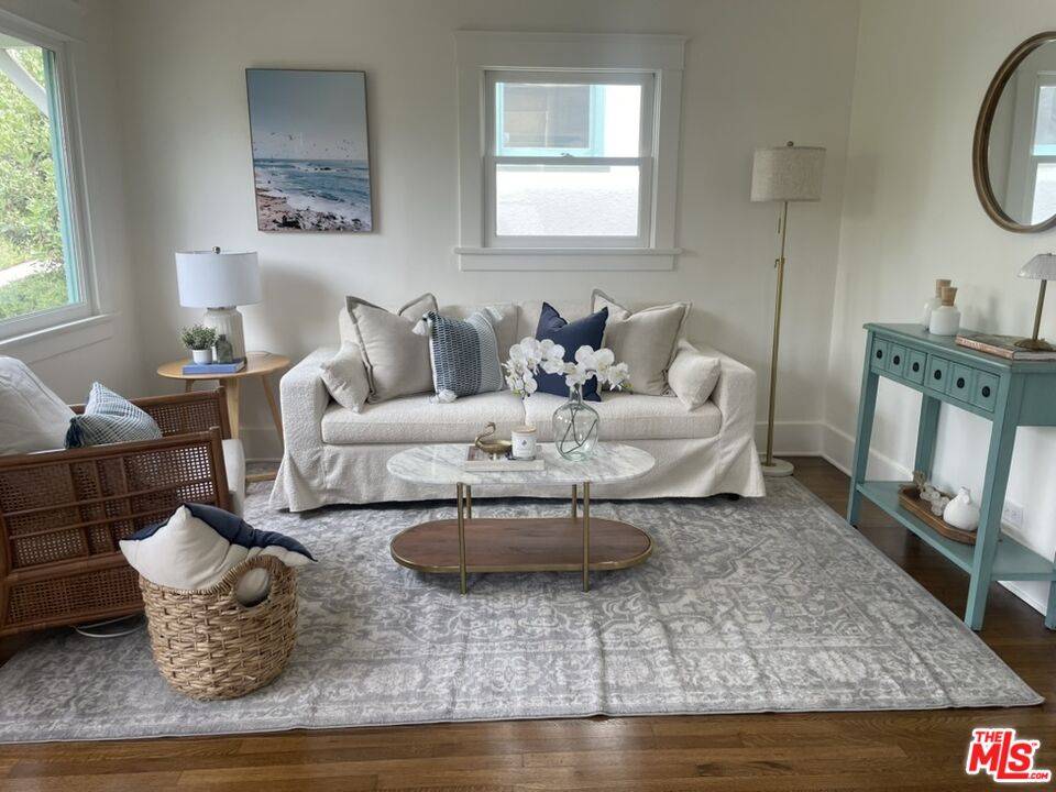 2411  NE 3rd St 1BR Santa Monica La