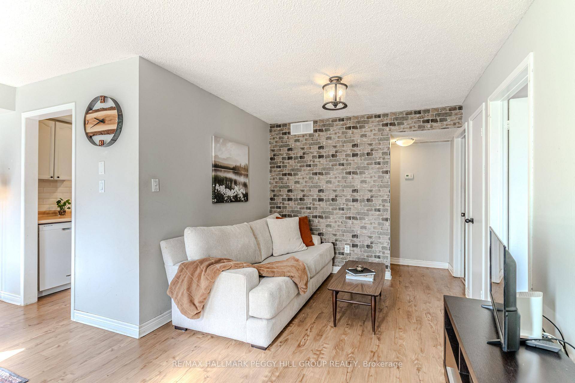 MODERN TWO BEDROOM GROUND FLOOR CONDO WITH INTERNET, CABLE, AND MORE INCLUDED IN A PRIME SOUTH BARRIE LOCATION !