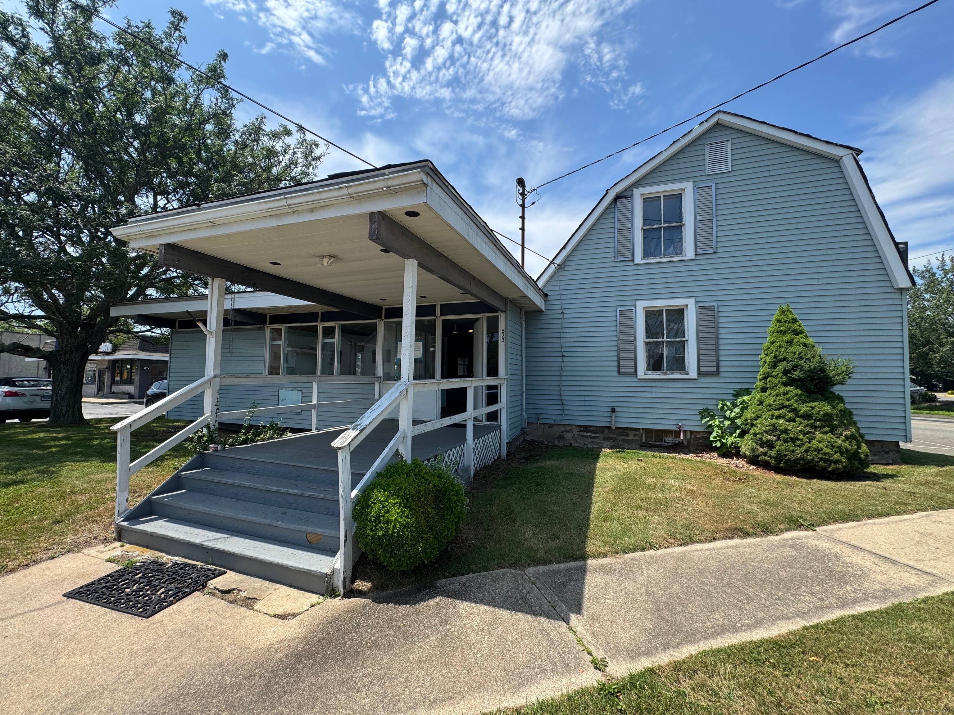 ALSO FOR LEASE 3, 000 month NNN Property Overview Building Size 2, 726 SF Three Stories Lot Size 0.