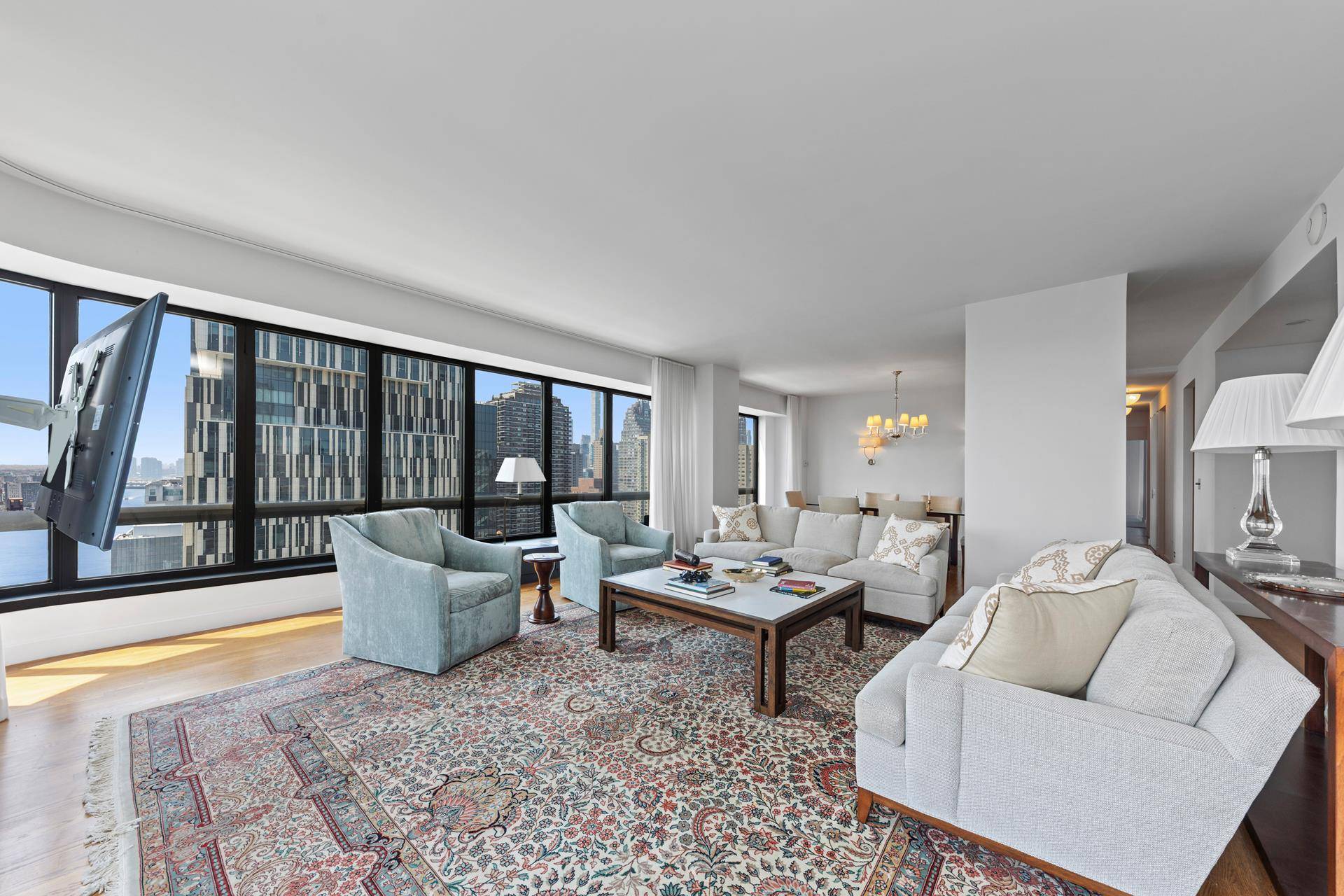 Rarely available high floor corner line 3 Bed 3.