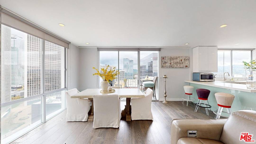 2160   Century Park 1BR Beverlywood La